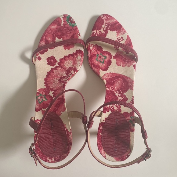 Burberry floral heels - Picture 5 of 7